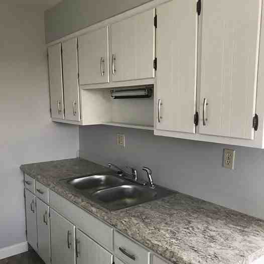 634 South Main Street - Photo 4 of 34