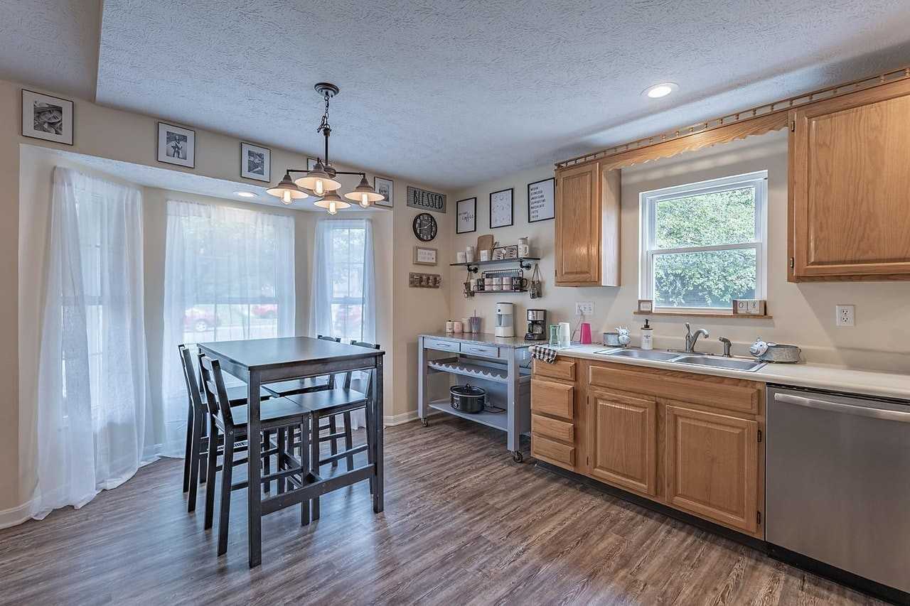 470 Yale Drive, Unit A - Photo 4 of 17