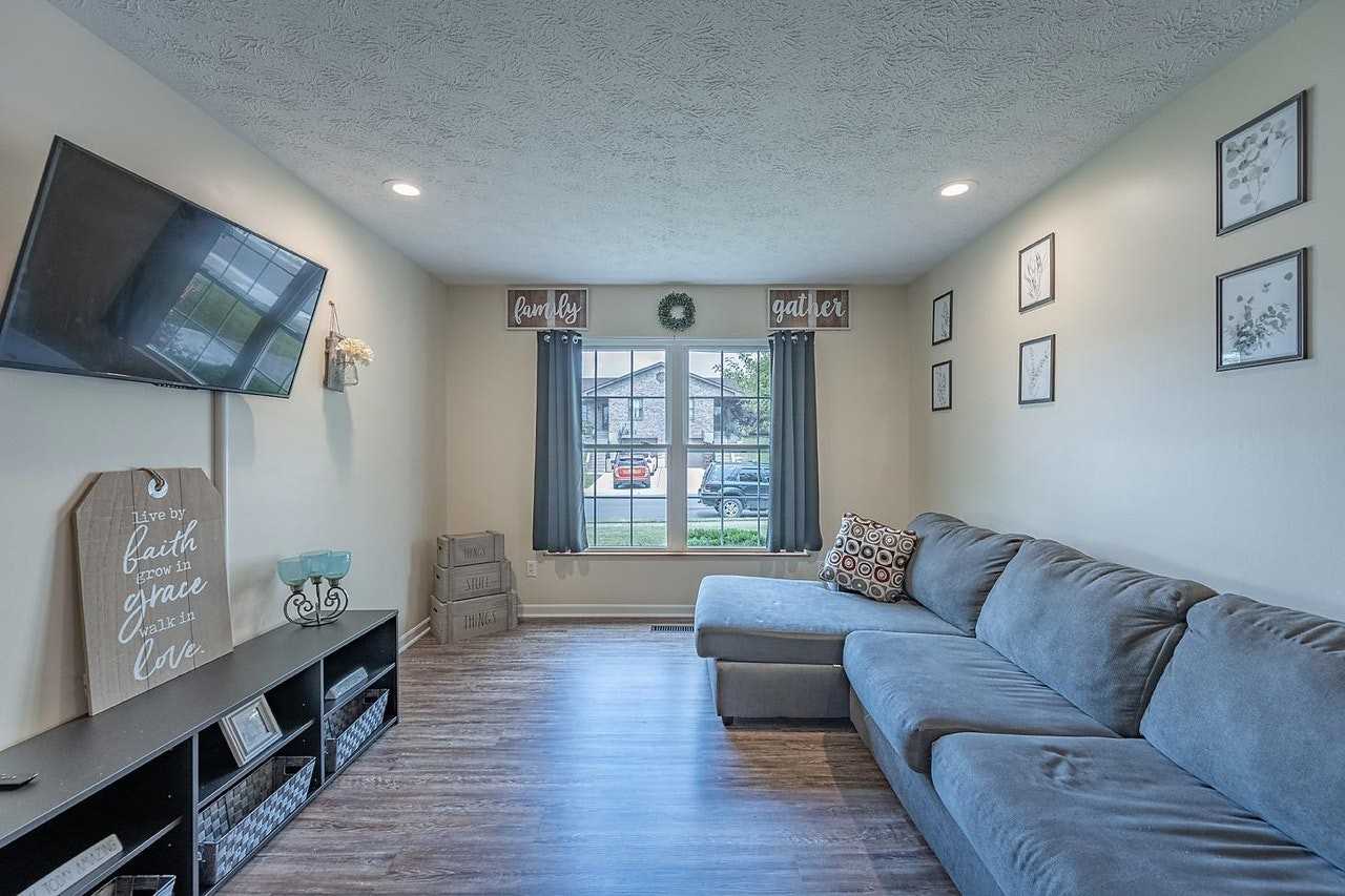 470 Yale Drive, Unit A - Photo 5 of 17