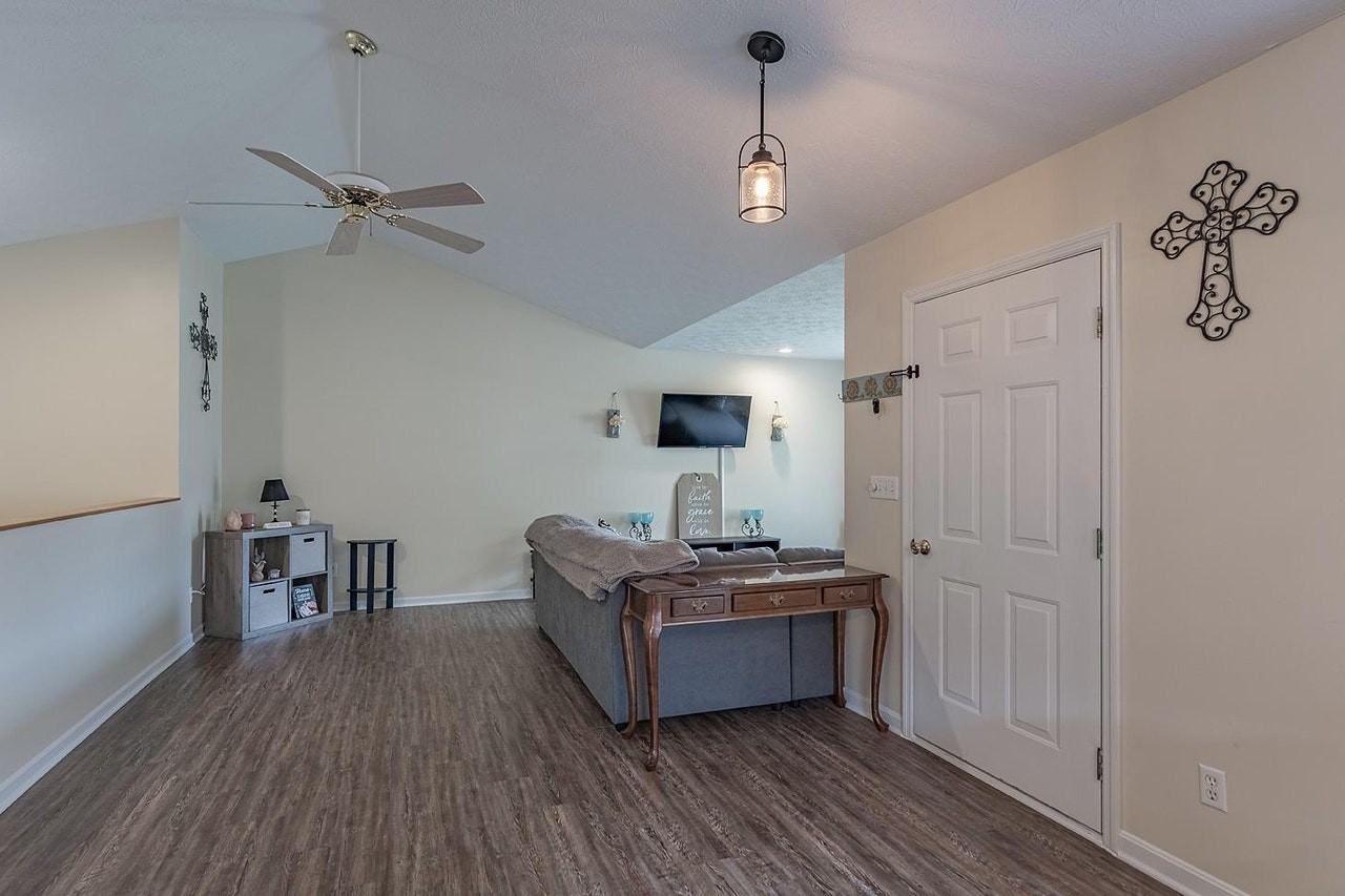 470 Yale Drive, Unit A - Photo 6 of 17
