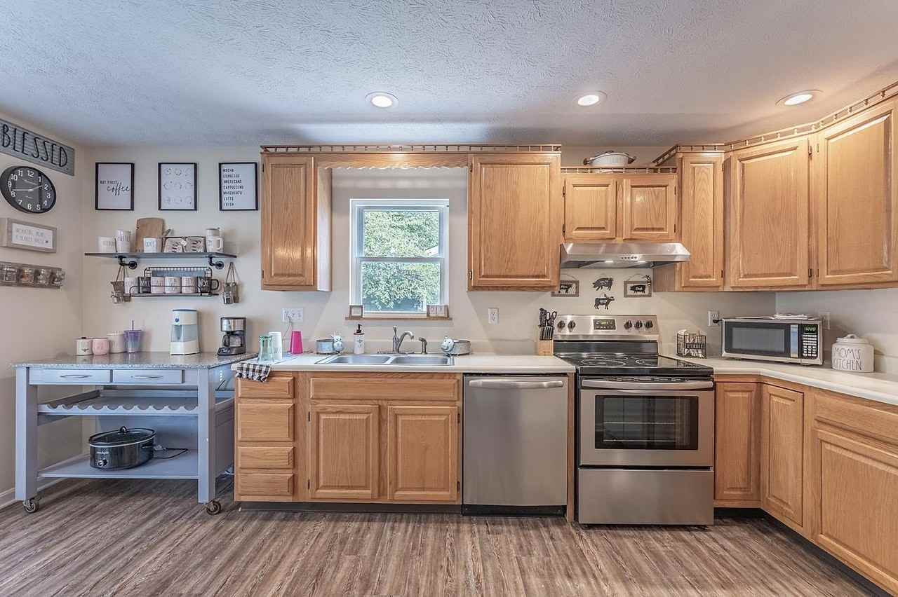 470 Yale Drive, Unit A - Photo 7 of 17