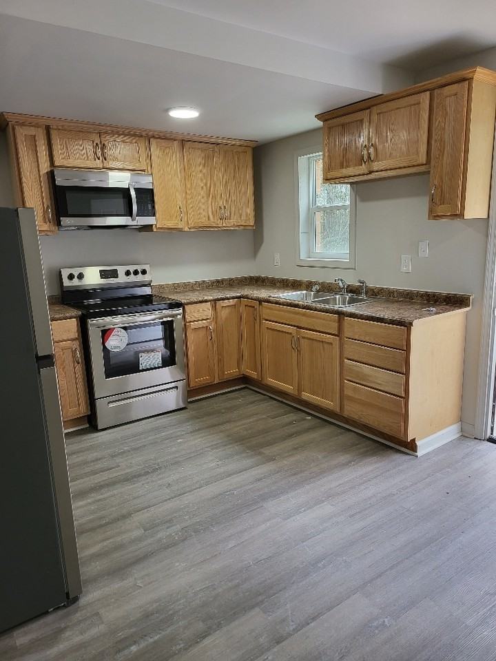 2445 Lowe St - Photo 2 of 15