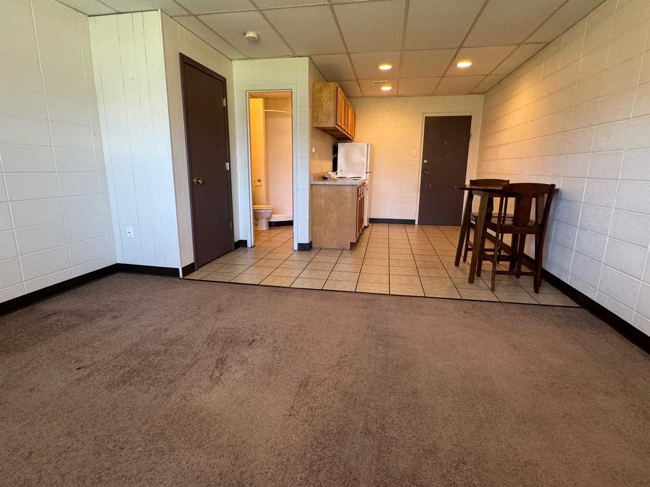 Lincoln North - Photo 2 of 37