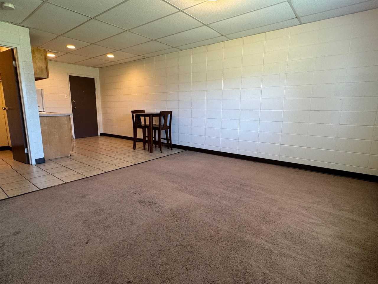 Lincoln North - Photo 3 of 37