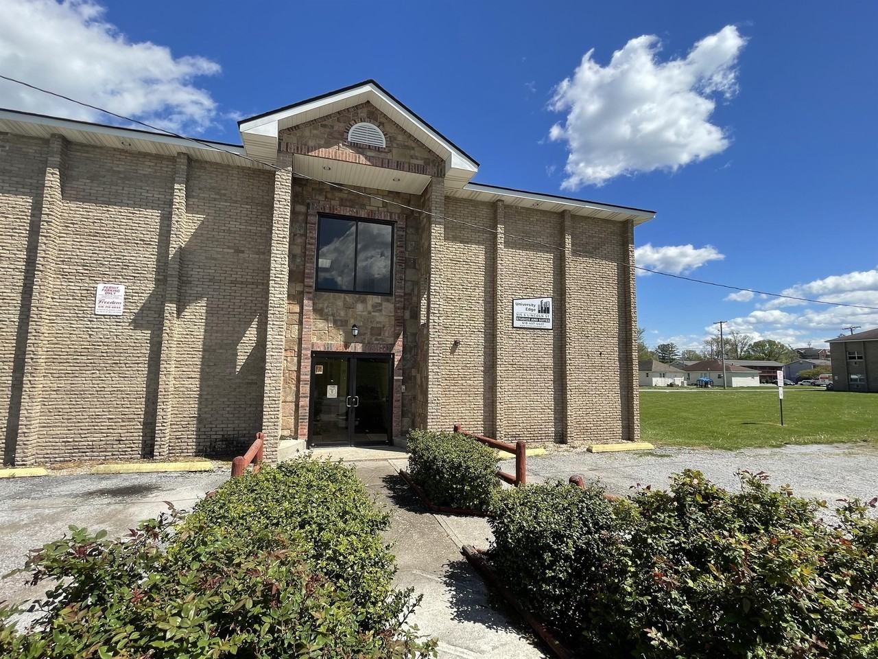 Lincoln North - Photo 7 of 37