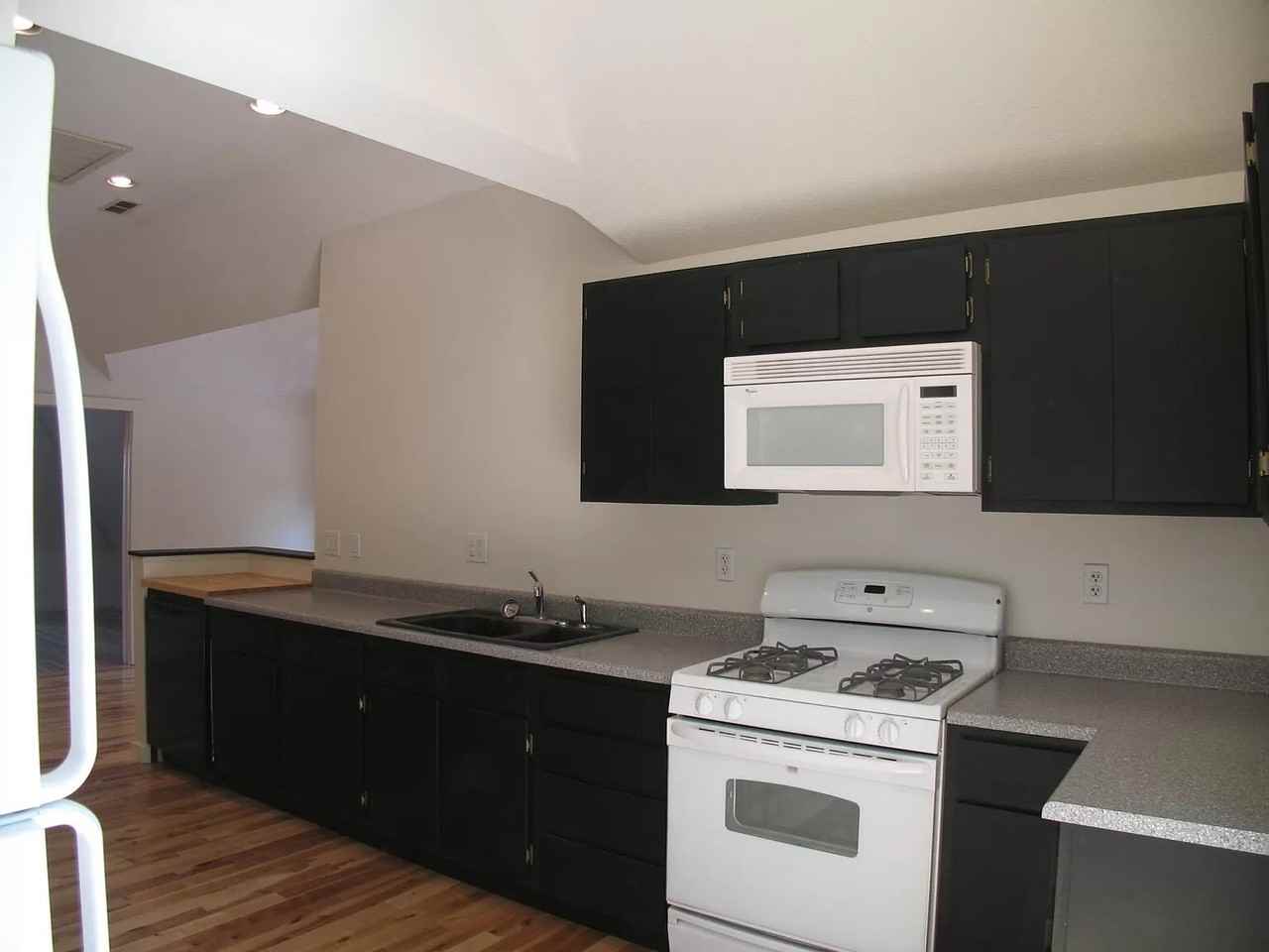 511 W High Street - Photo 2 of 11