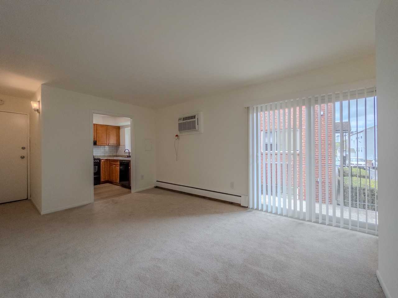 Folcroft Gardens Apartments - Photo 5 of 38