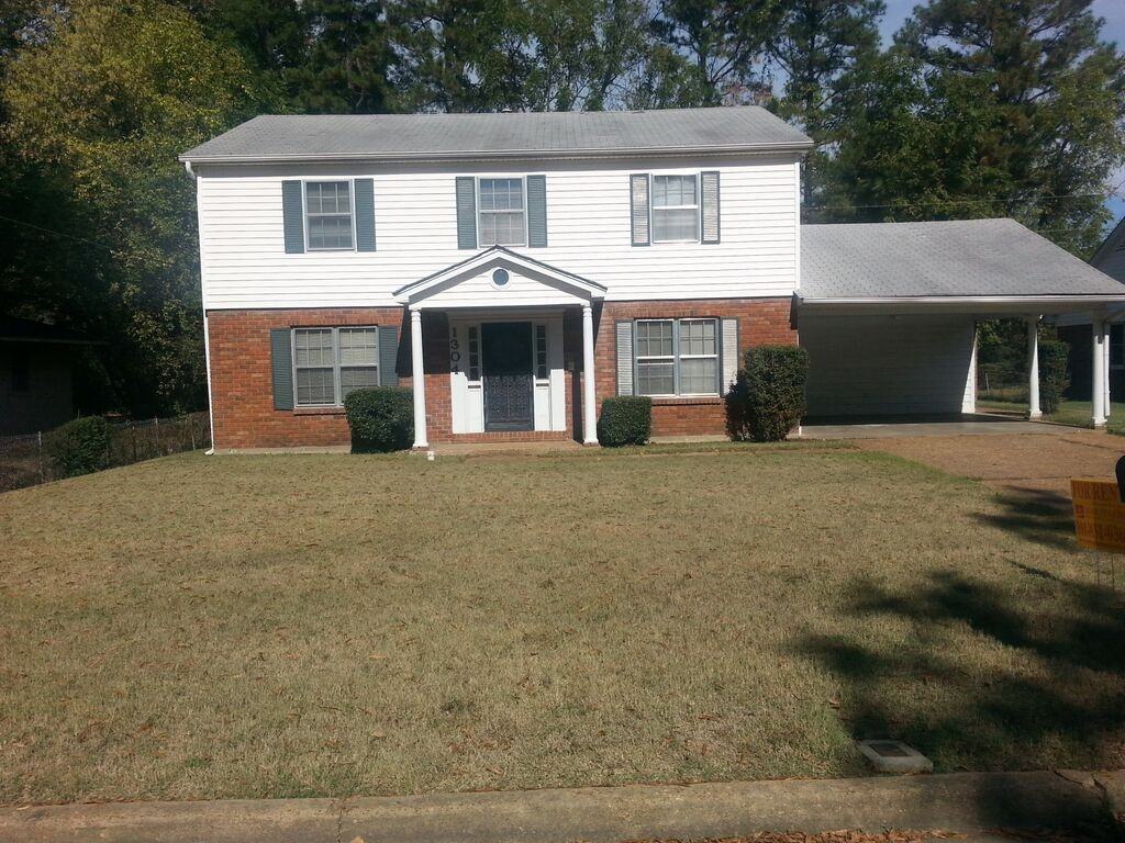 1304 Hickory Ridge Dr - Photo 2 of 17