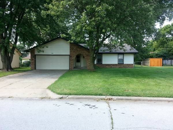 2247 E Parkwood St - Photo 2 of 16