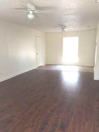 2224 Avis St - Photo 2 of 9