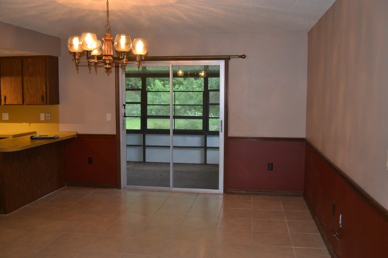 916 Lexington Rd - Photo 3 of 3