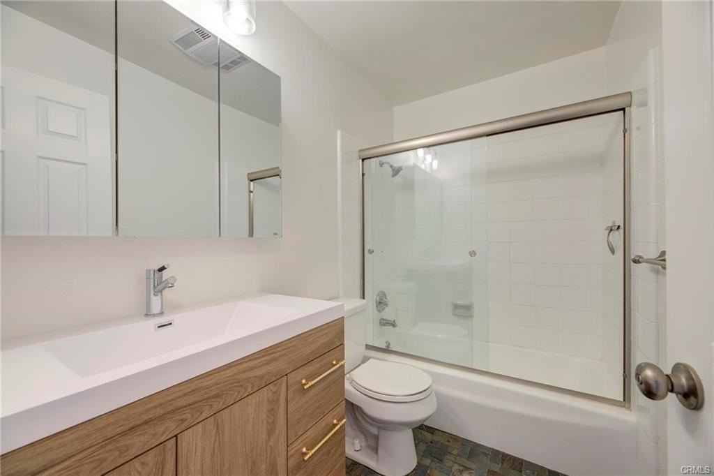640 Manhattan Beach Blvd #5 - Photo 3 of 8