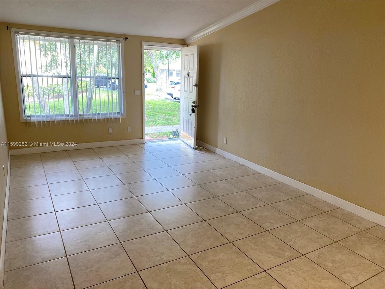 7118 Southgate Blvd #7118 - Photo 3 of 8