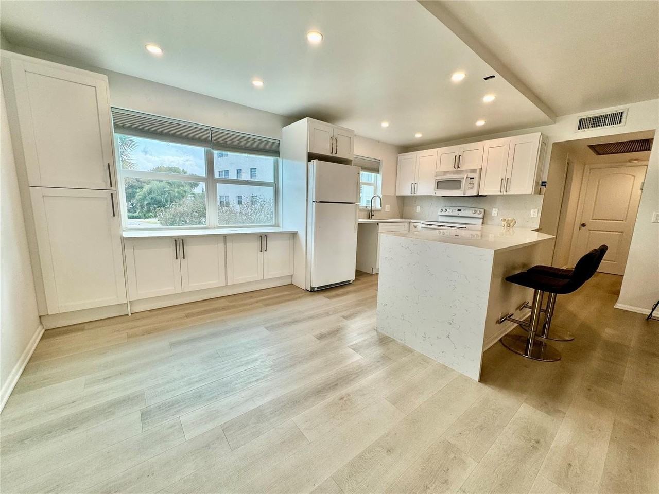 272 Grantham E #272 - Photo 2 of 8