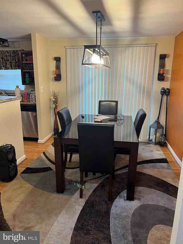 2106 Gibbons Ct - Photo 3 of 11