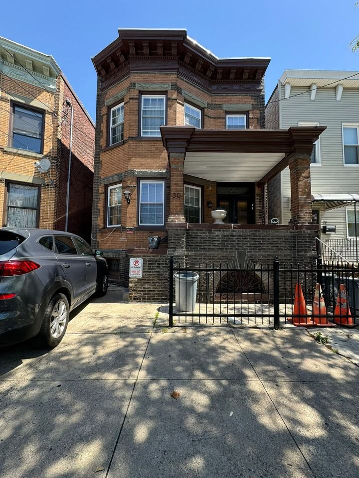 30 Irving St Apt 2 #Apt 2