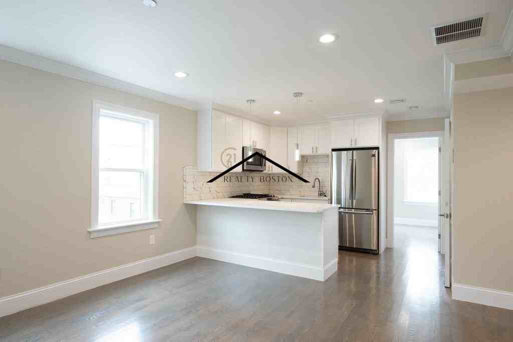 80 Cottage St #2 - Photo 5 of 11