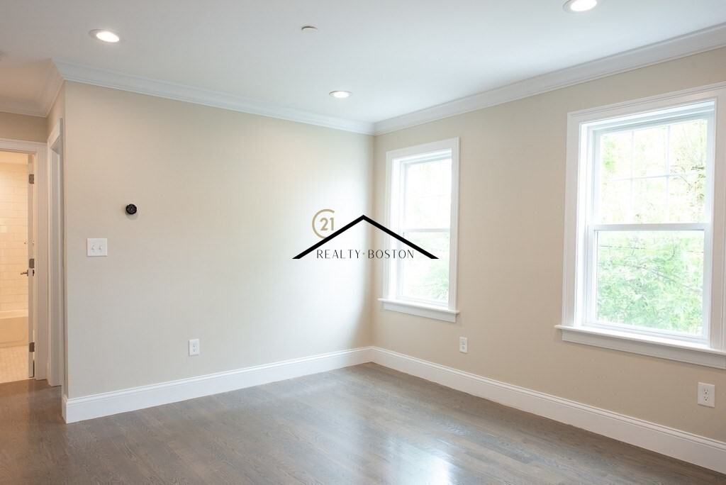 80 Cottage St #2 - Photo 7 of 11