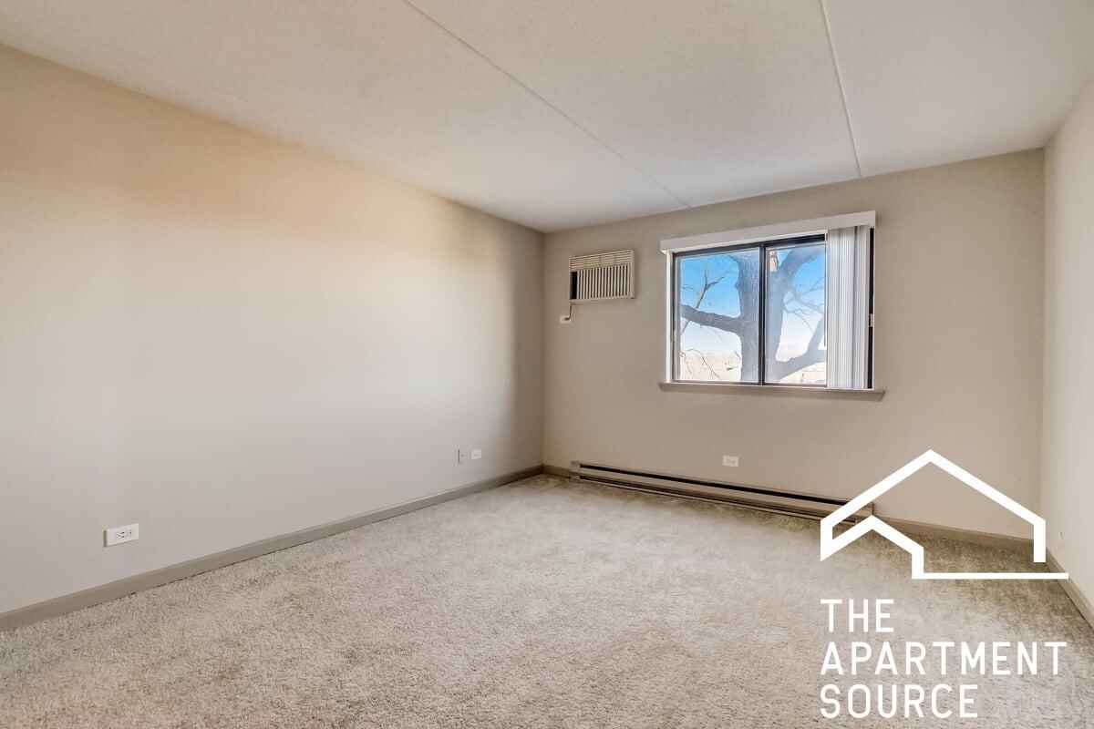 701 Royal Saint George Drive #2BR2BA - Photo 5 of 15