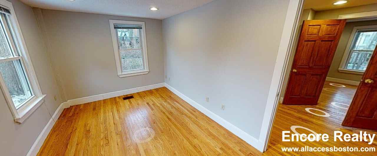 429 Franklin St #7N - Photo 4 of 4