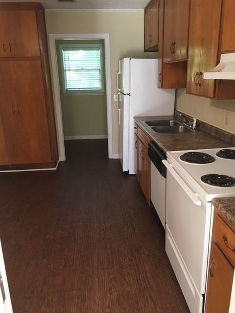 549 Thorpe St #549 - Photo 2 of 17