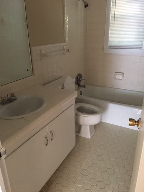 549 Thorpe St #549 - Photo 5 of 17