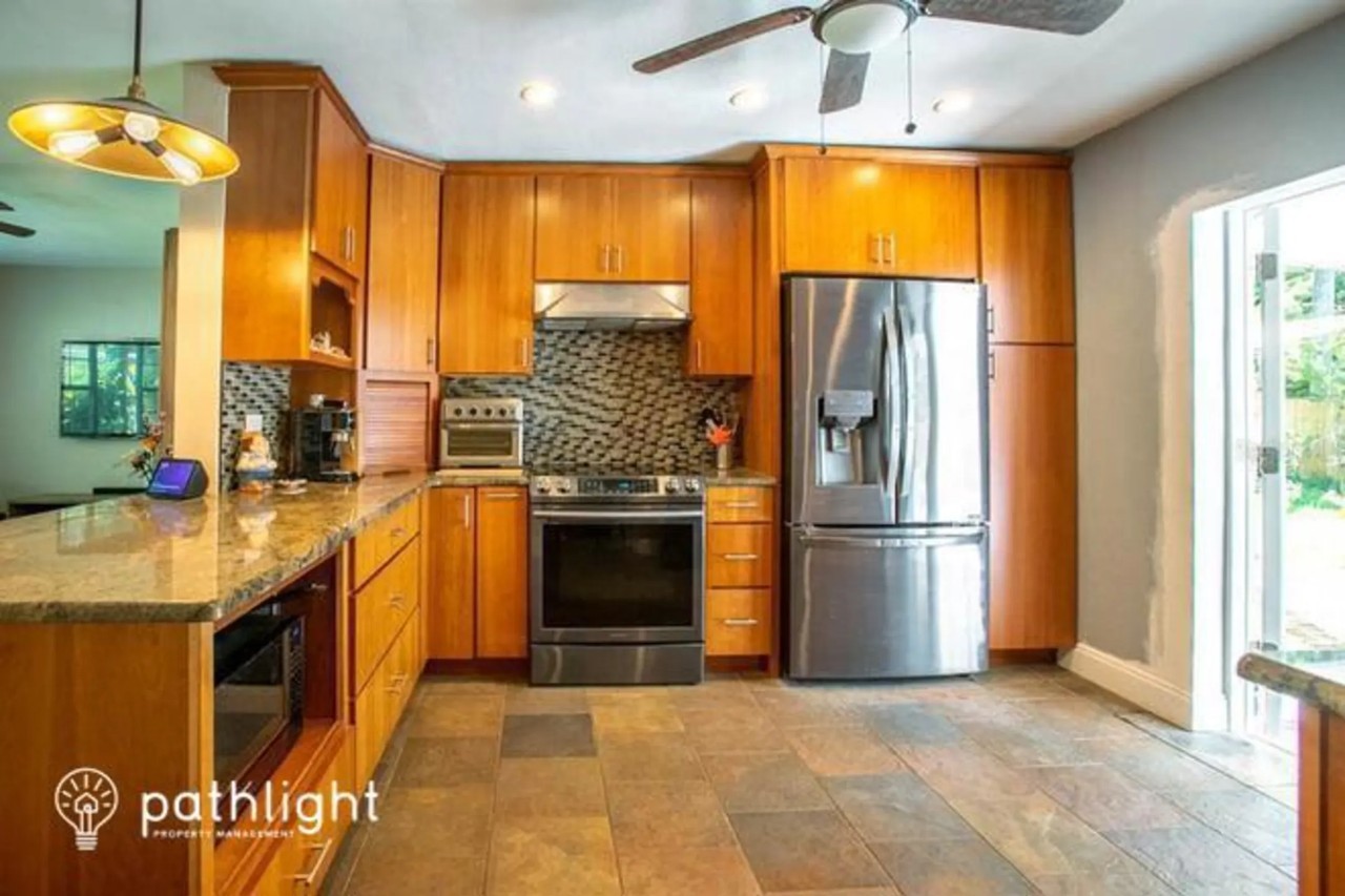 2502 Weber St - Photo 2 of 8