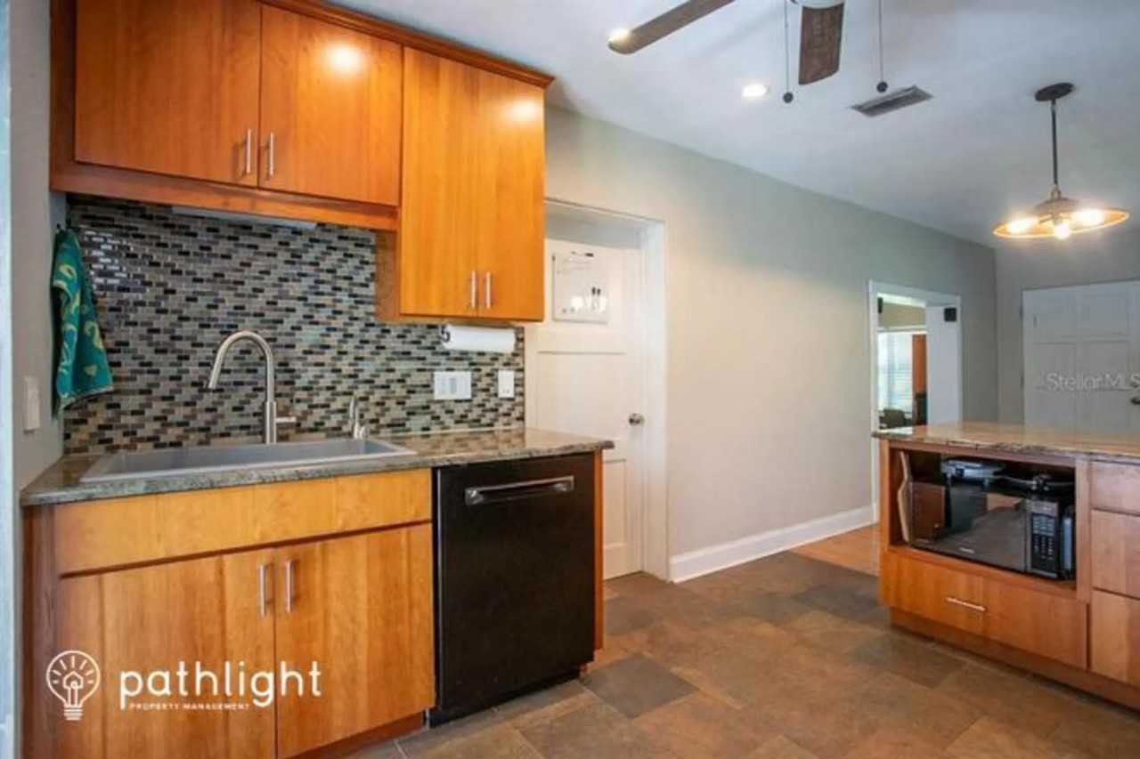 2502 Weber St - Photo 3 of 8