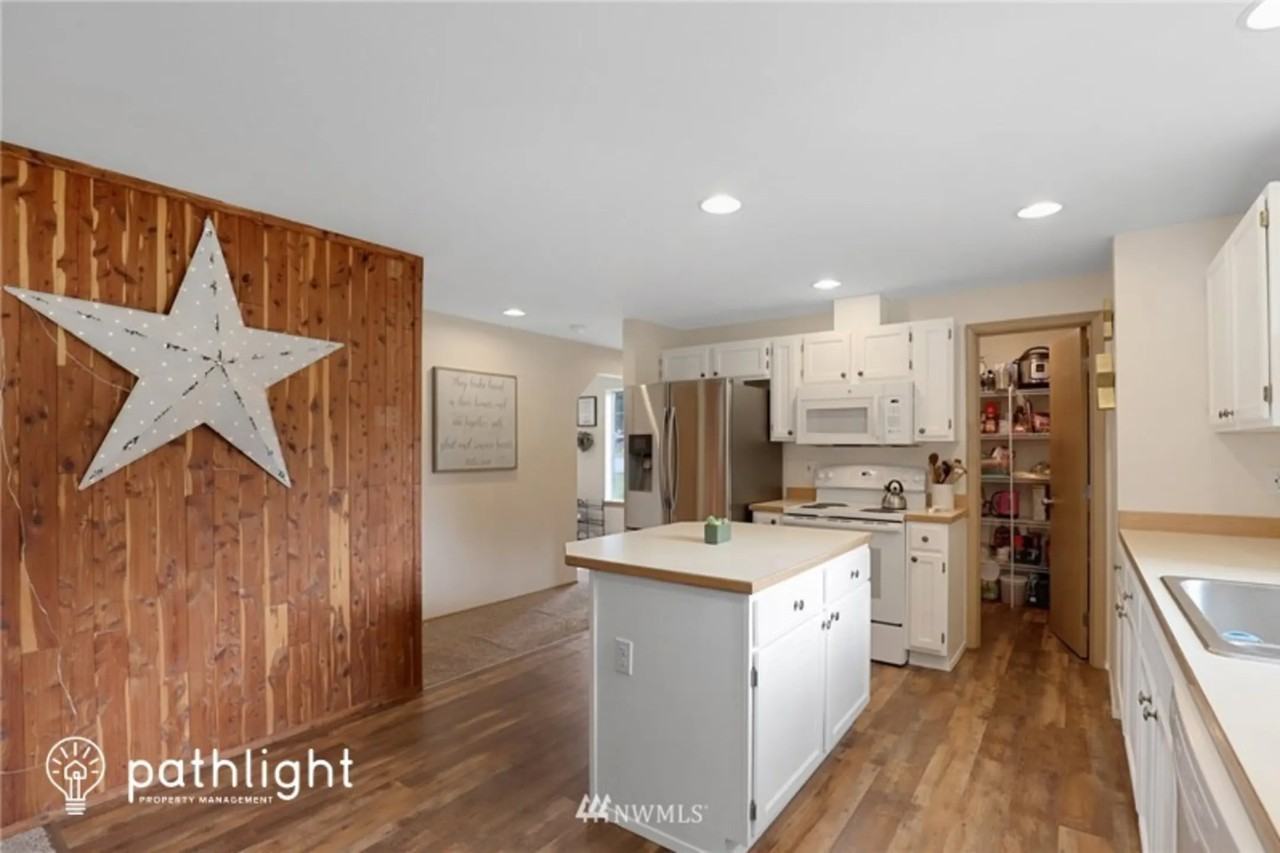 814 291st St E - Photo 3 of 13