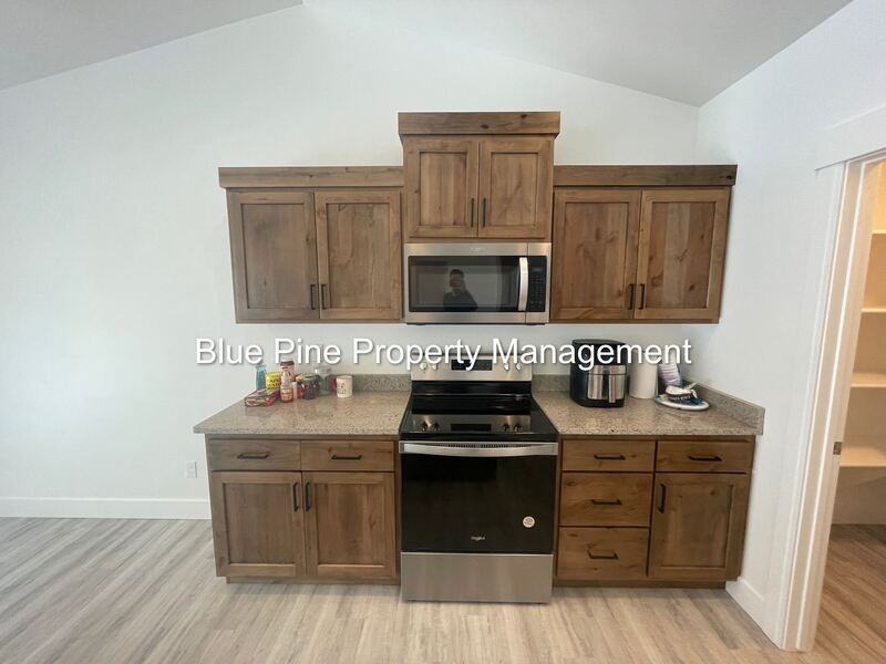 5847 Wildrose Ave #1 - Photo 7 of 25