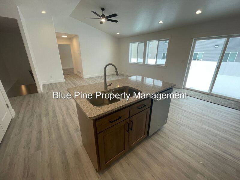 5847 Wildrose Ave #1 - Photo 7 of 24