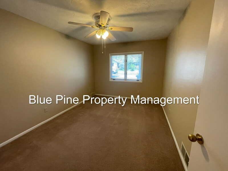 907 J St - Photo 4 of 12