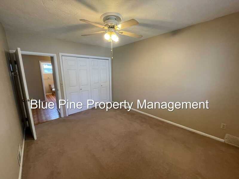 907 J St - Photo 5 of 12