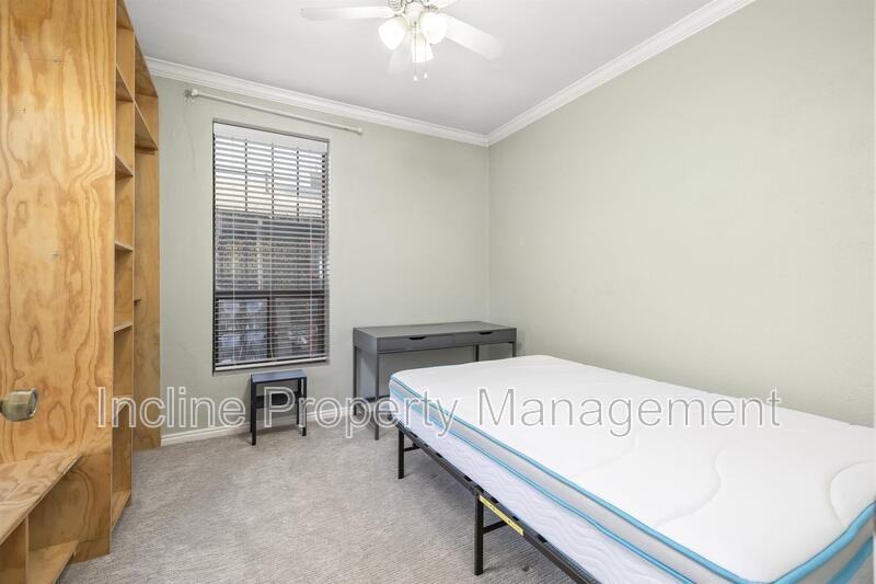210 Se - Photo 2 of 17