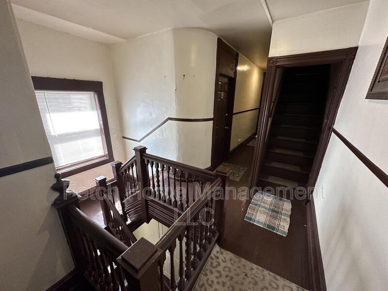 722 E King St - Photo 7 of 10