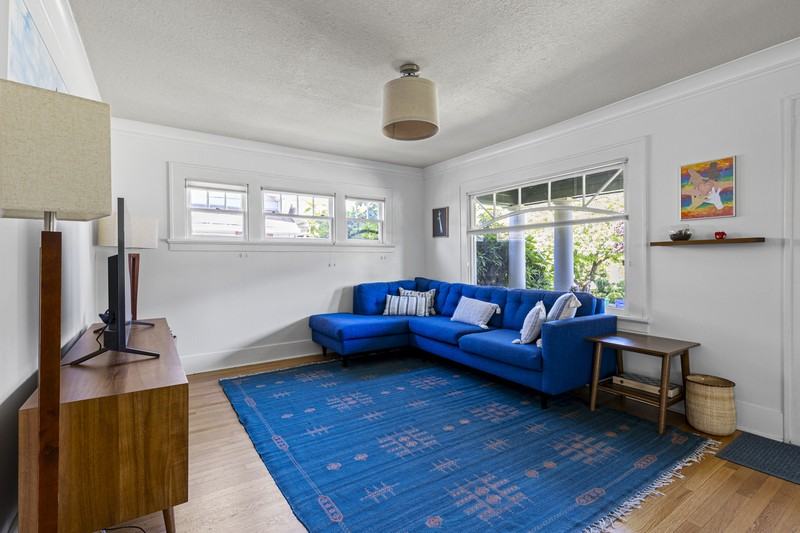 2836 Ne Bryce St - Photo 3 of 30