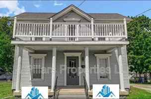 featured image of 162 W Commercial Ave