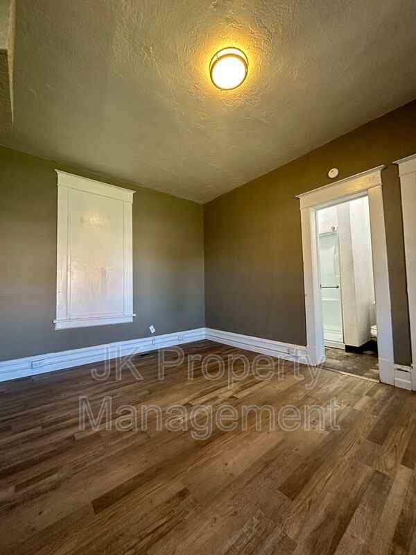 602 2nd Ave S - Photo 4 of 16