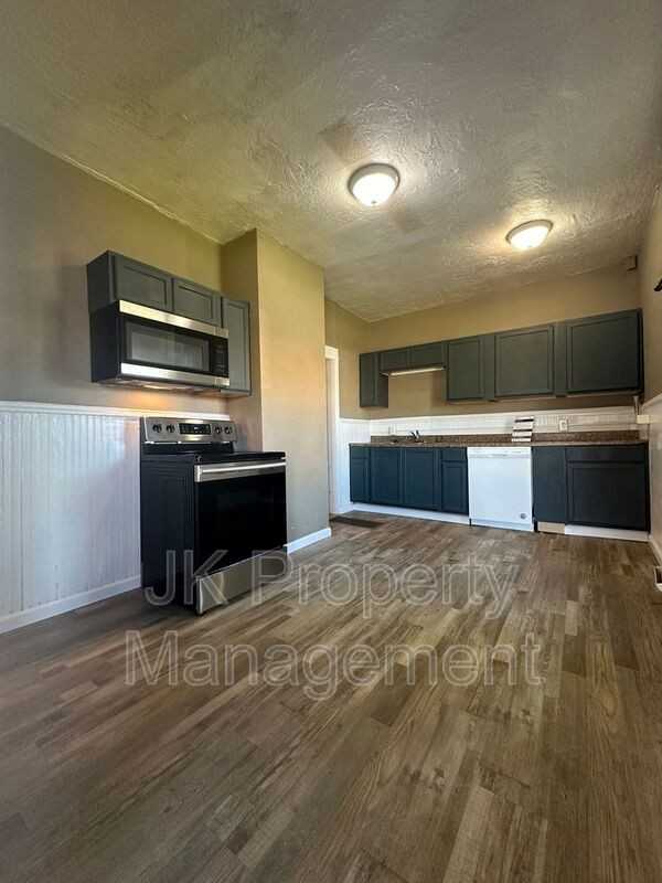 602 2nd Ave S - Photo 5 of 16
