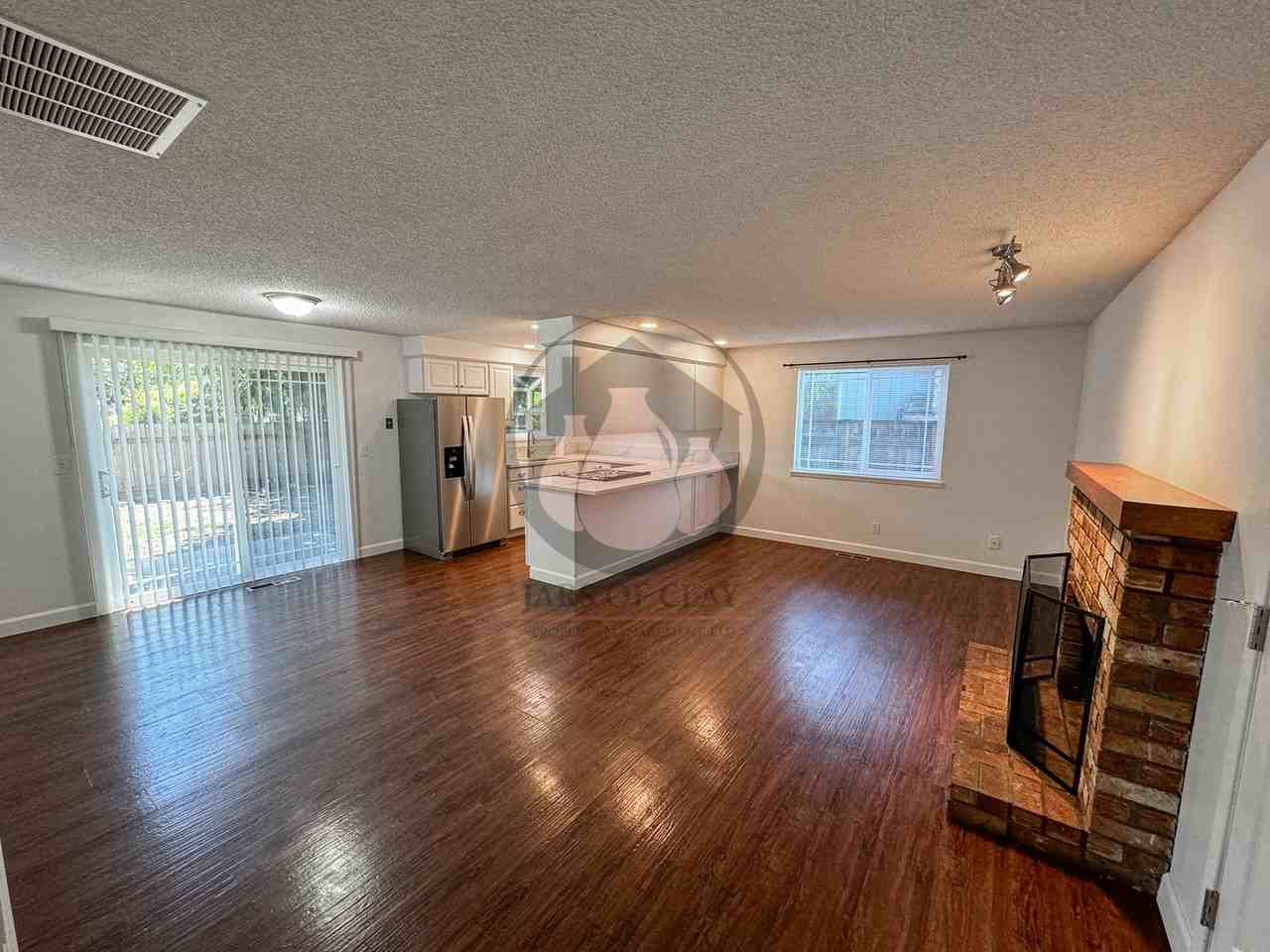 470 Dakota Ct Se - Photo 3 of 12