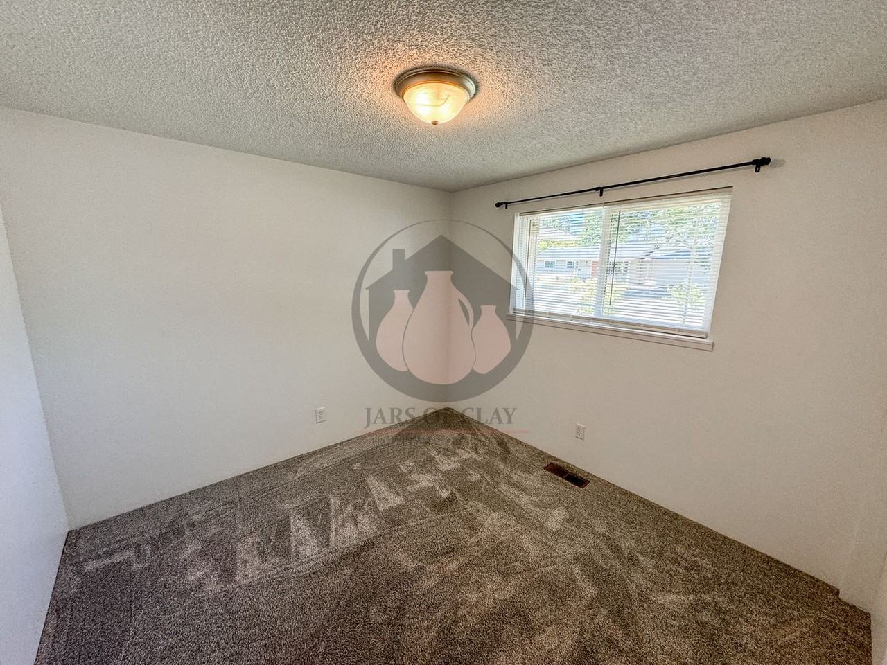 470 Dakota Ct Se - Photo 7 of 12