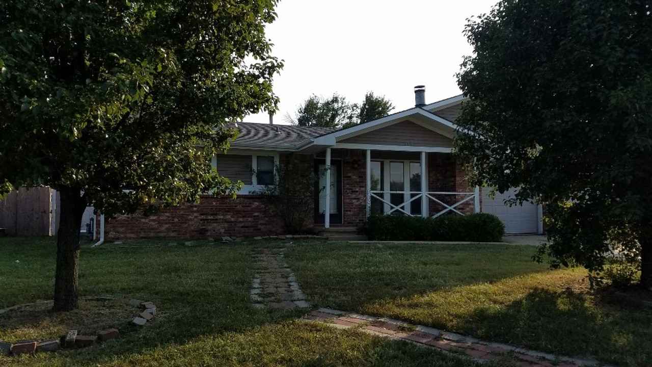 2460 N Charlotte St - Photo 2 of 21