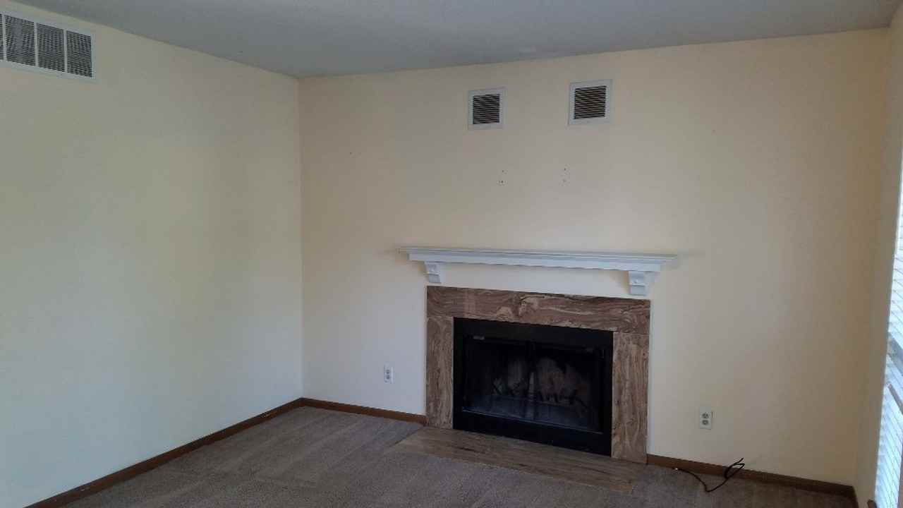 2460 N Charlotte St - Photo 3 of 21