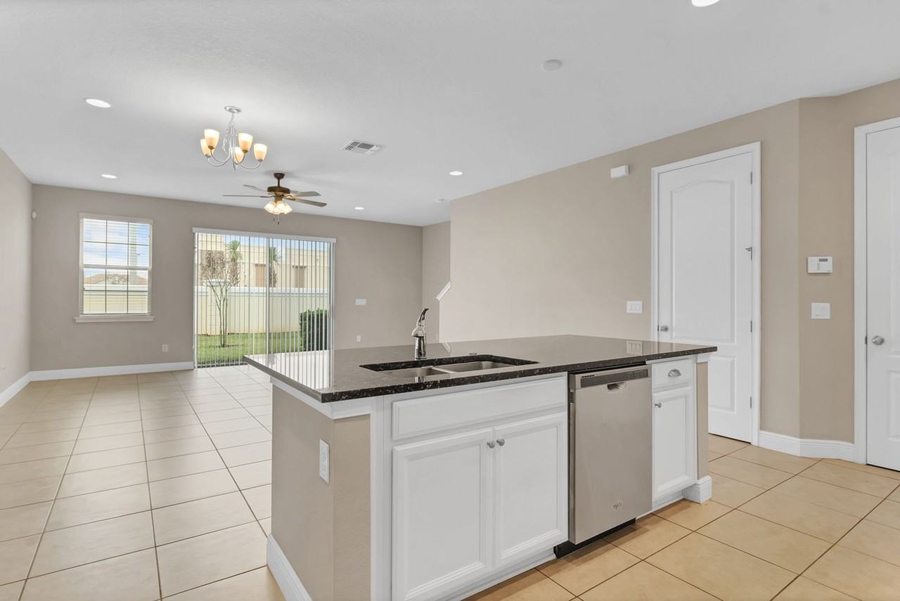 14481 Swanley St - Photo 5 of 28