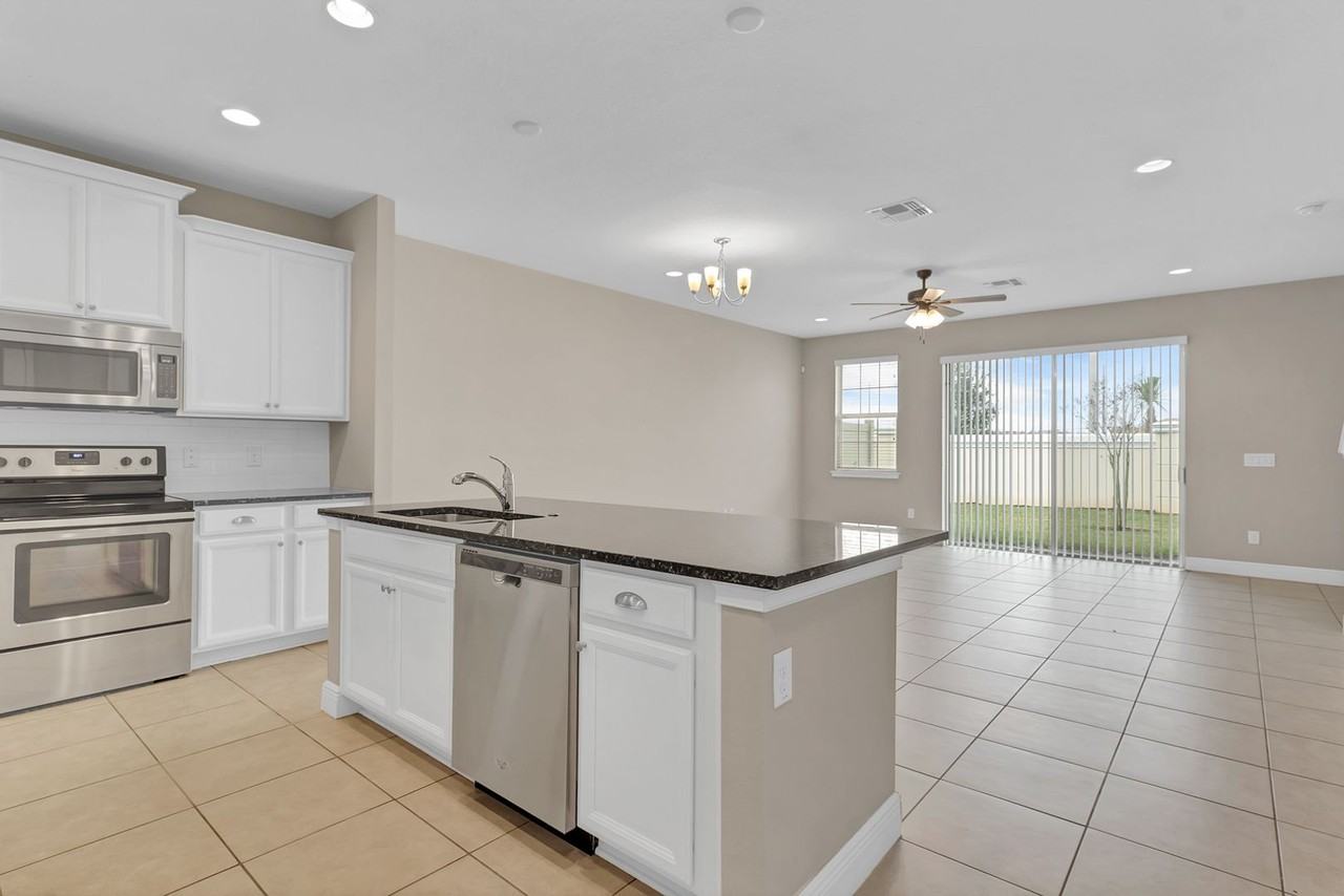 14481 Swanley St - Photo 6 of 28