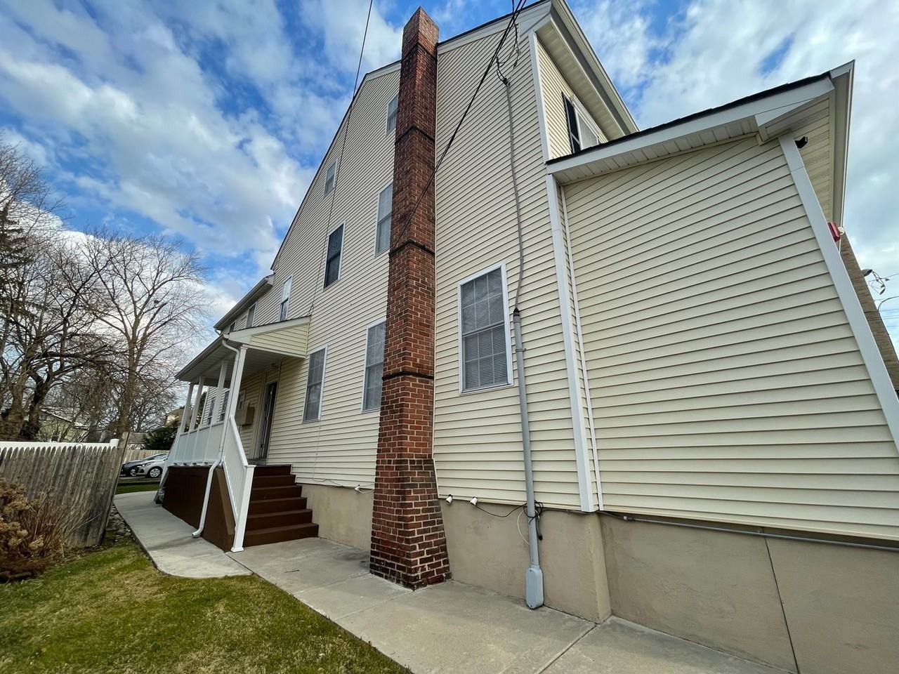 117 Chestnut St - Photo 2 of 12