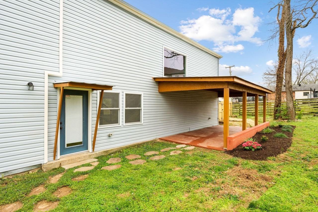 1206 Roberta St - Photo 2 of 25