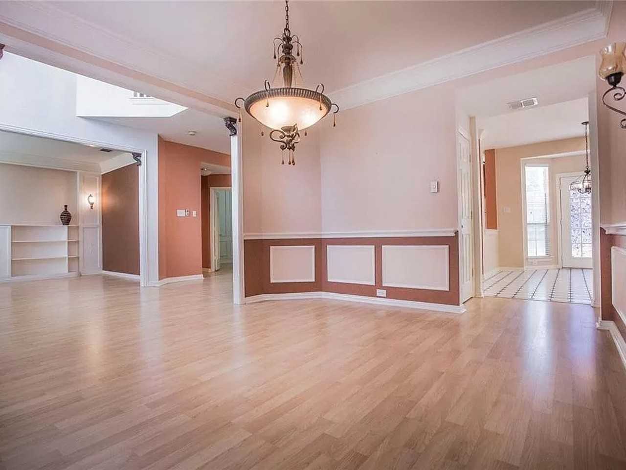 2133 Brentcove Dr - Photo 3 of 21