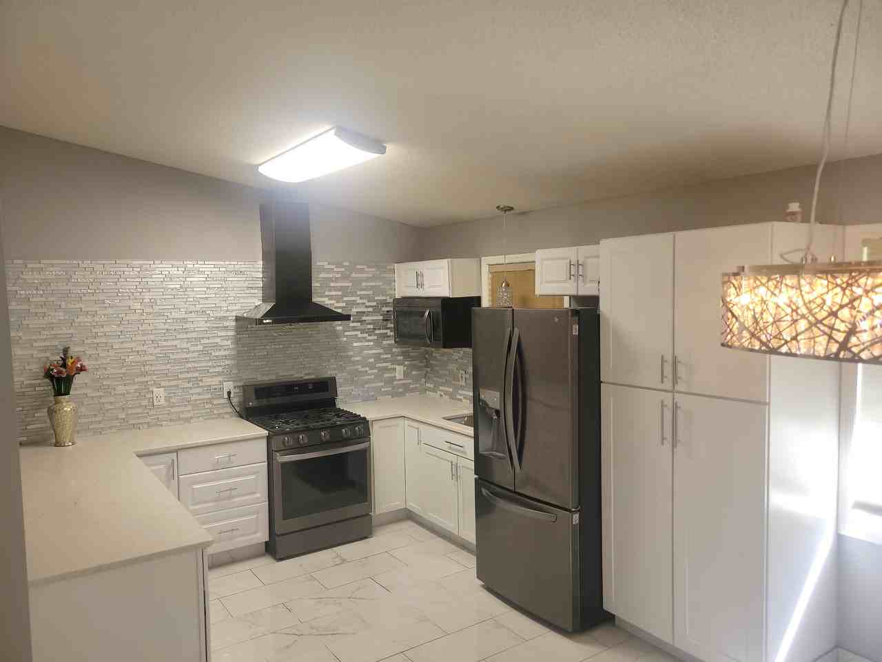 17280 Foliage Ave - Photo 2 of 7