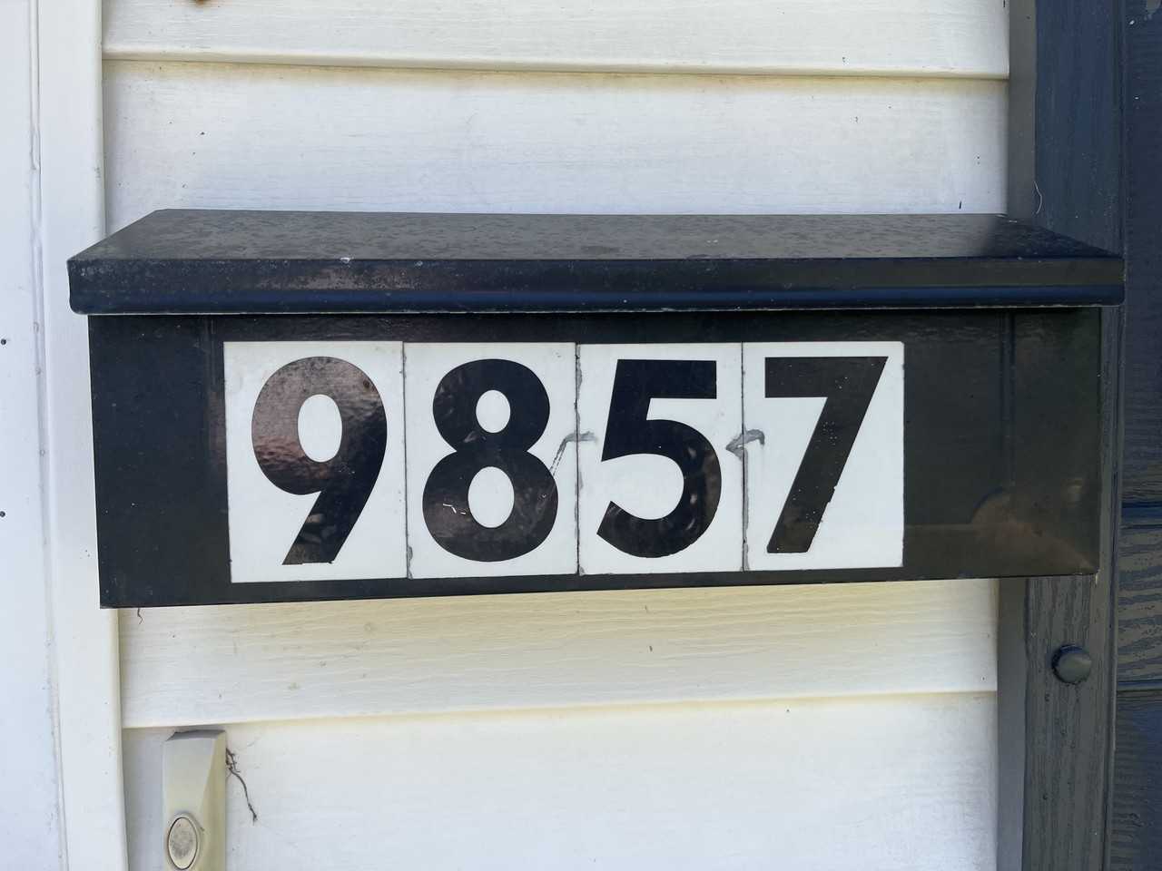 9857 Dennis Dr - Photo 2 of 16